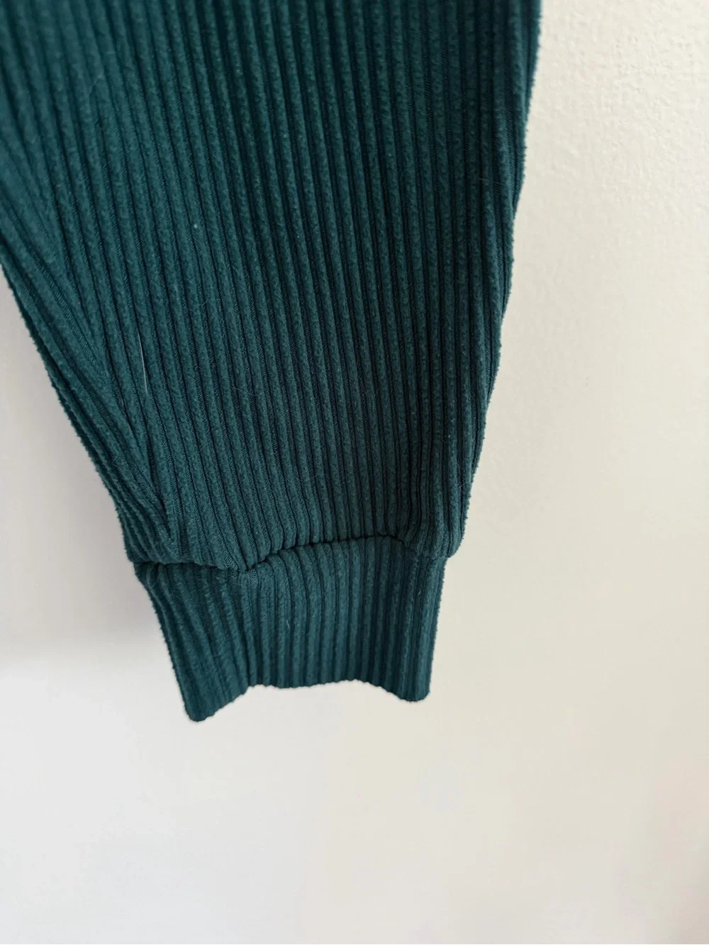 ALO Yoga Ribbed Leggings in Green